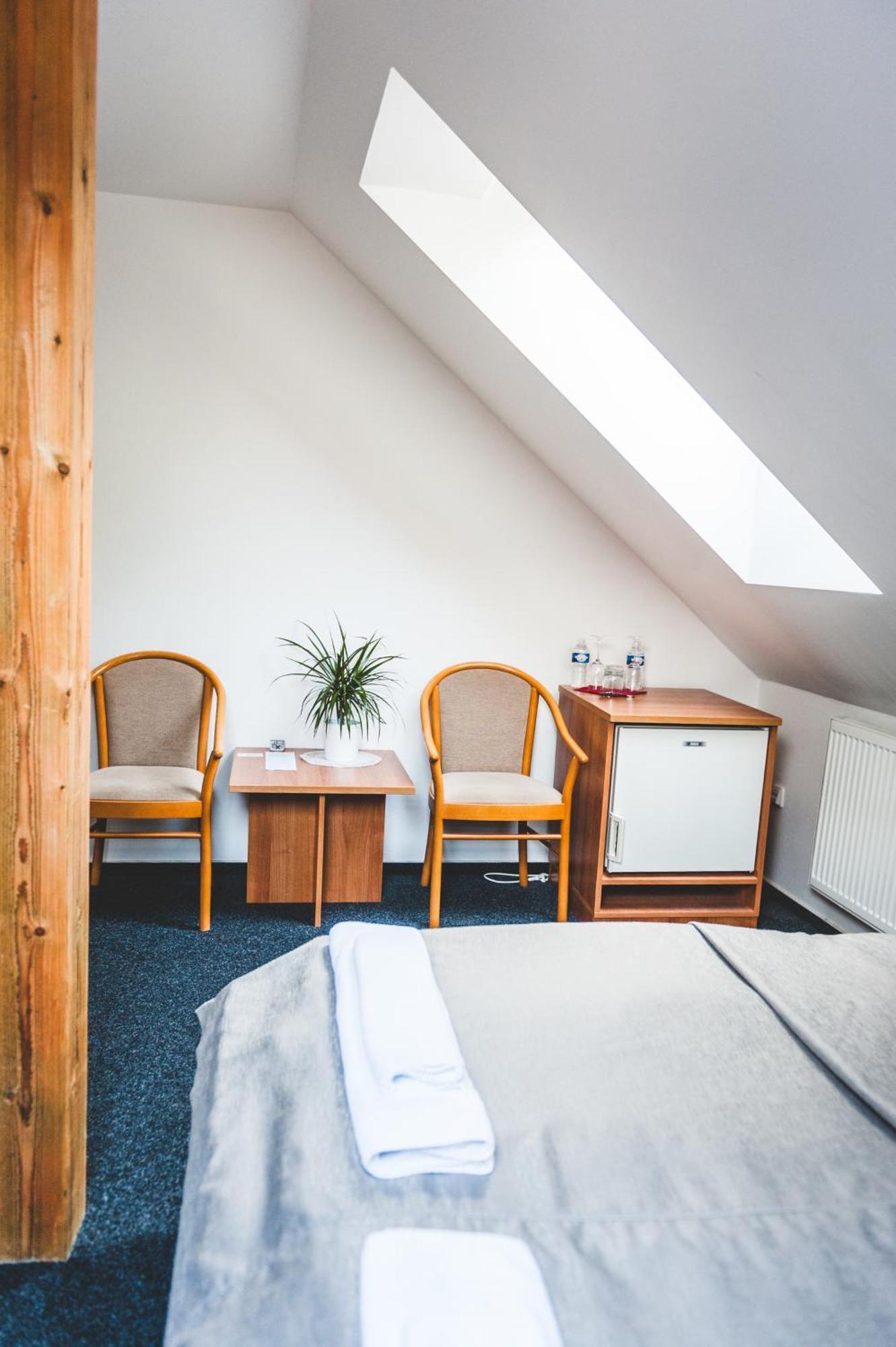 Hotel U Ceske Koruny Hradec Králové Kamer foto