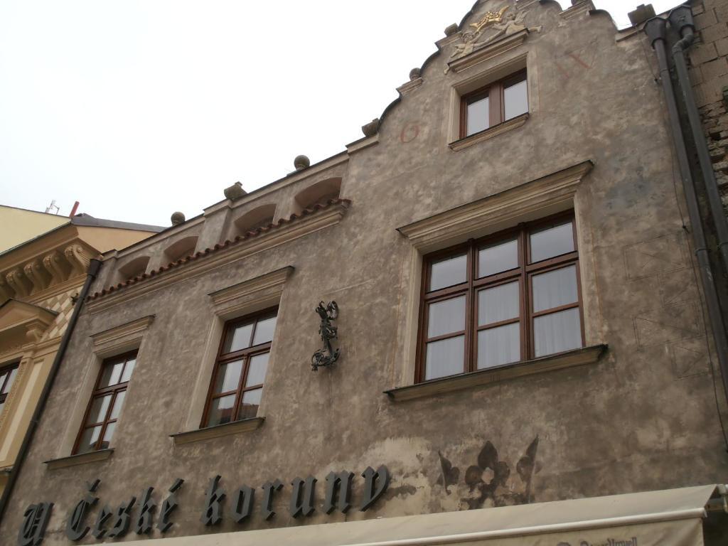 Hotel U Ceske Koruny Hradec Králové Buitenkant foto