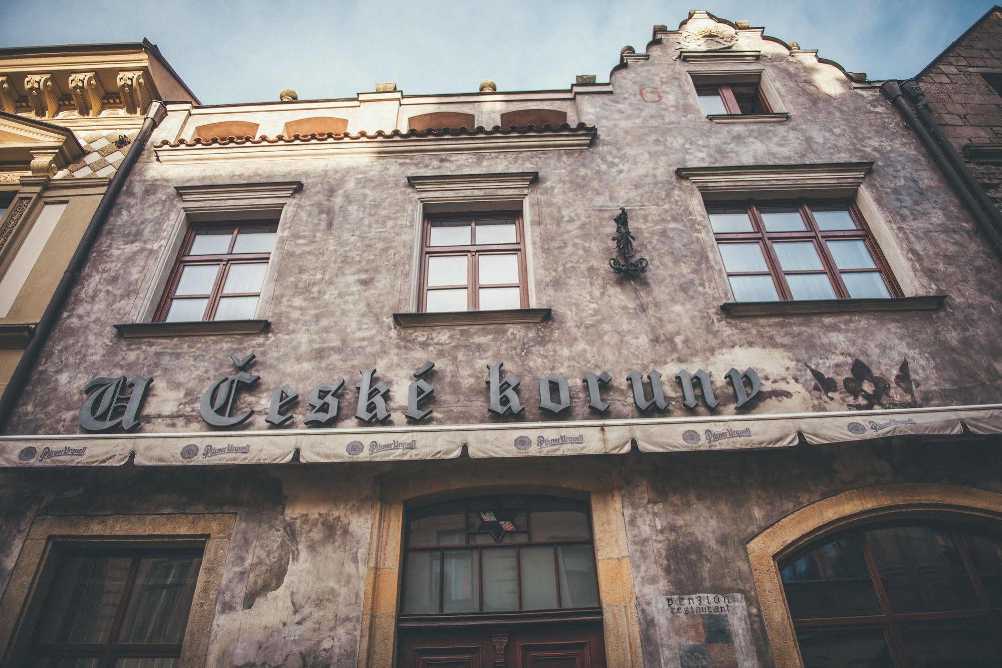 Hotel U Ceske Koruny Hradec Králové Buitenkant foto