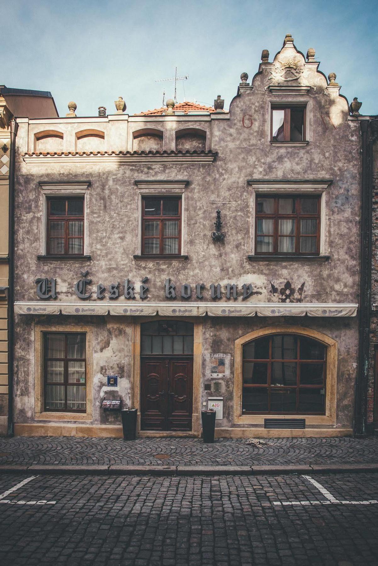 Hotel U Ceske Koruny Hradec Králové Buitenkant foto