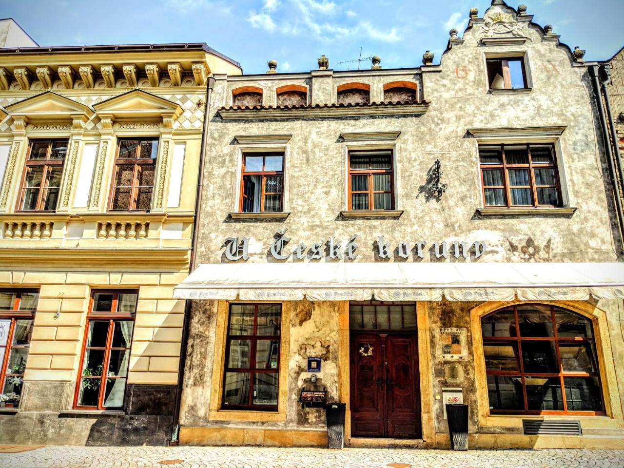 Hotel U Ceske Koruny Hradec Králové Buitenkant foto